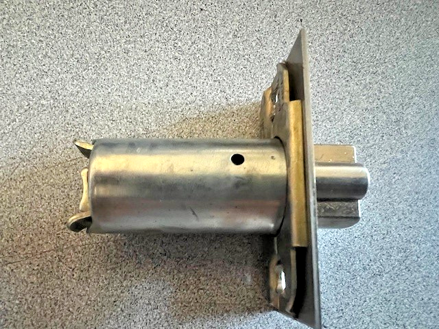 ARROW LOCK UL 2 3/4"BACKSET DEAD LATCH ONLY US32D (LOOK CAREFULLY)
