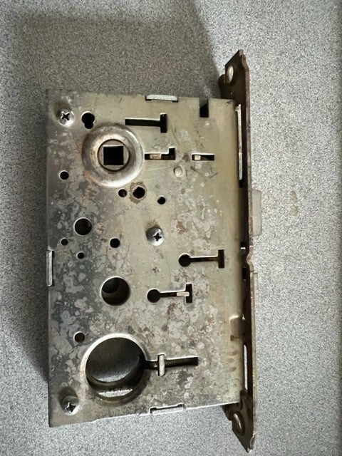 USED YALE 8607FL FOR LEVER TRIM ENTRY BODY ONLY (WILL HAND SEE CHART)