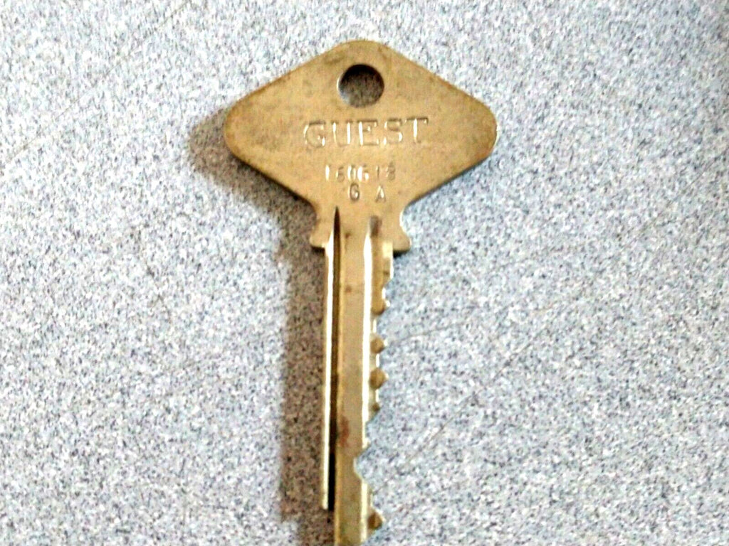 LOCKSPORT VINTAGE EATON, YALE & TOWNE GUEST KEY