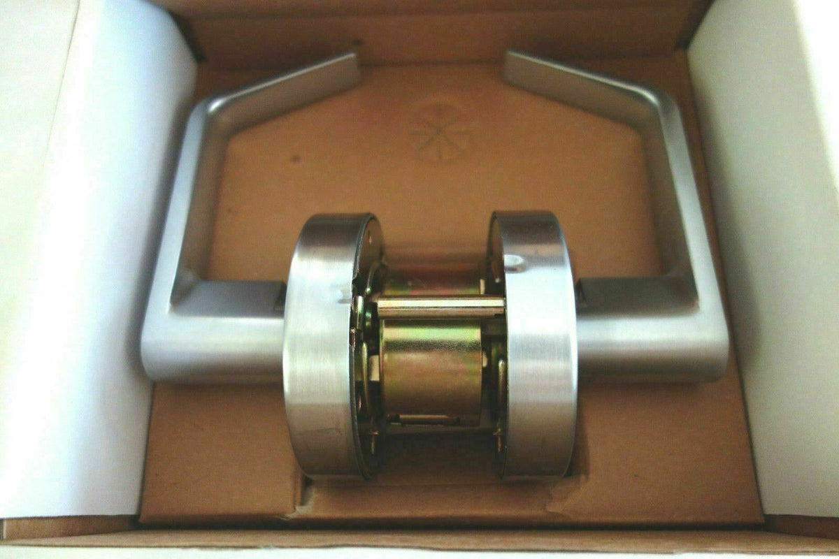 SMR AUR53 US26D SCHLAGE C 2 3/4" ENTRY LOCKSET GRADE 2 HEAVY DUTY MASTERKEYED