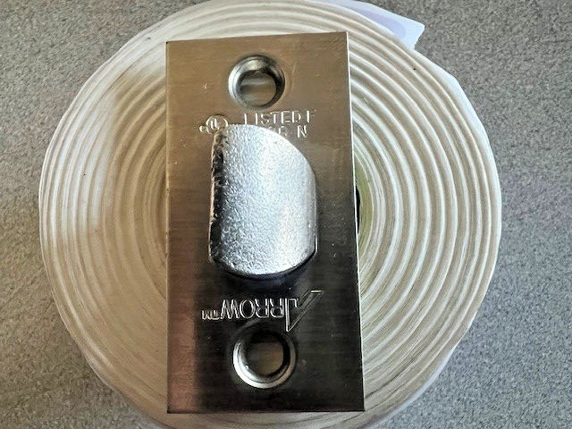 ARROW LOCK 2 3/4" UL SPRING LATCH US26D  (LOOK CAREFULLY)