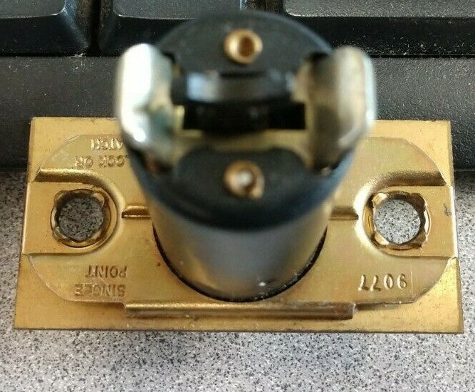 ARROW LOCK 2 3/4 DEADLATCH WITH A 1 1/8" X 2 1/4" FACE IN US3